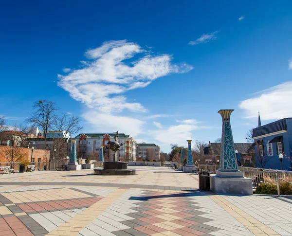 Piazza della città moderna — Foto Stock