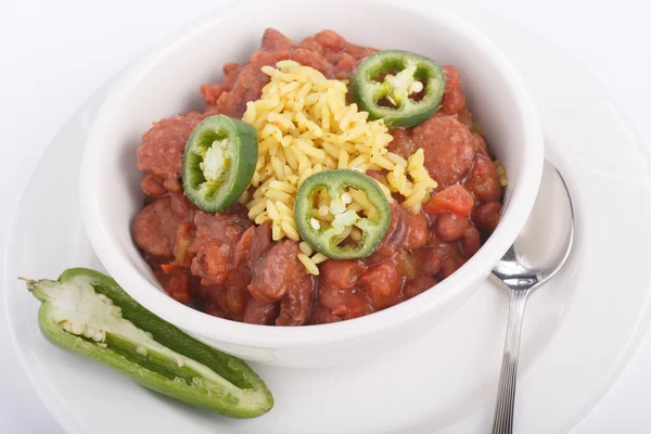 Frijoles rojos con arroz amarillo y Jalapeños — Foto de Stock