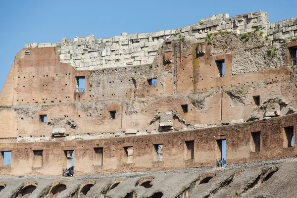 Murallas rotas de Colisuem romano — Foto de Stock