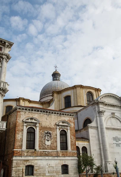 Casa de los Muertos por la Iglesia de Venecia —  Fotos de Stock