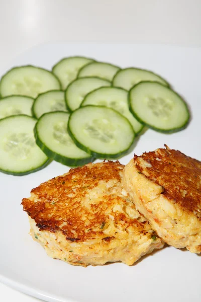 Cucumbers and Crab Cakes — Stock Photo, Image