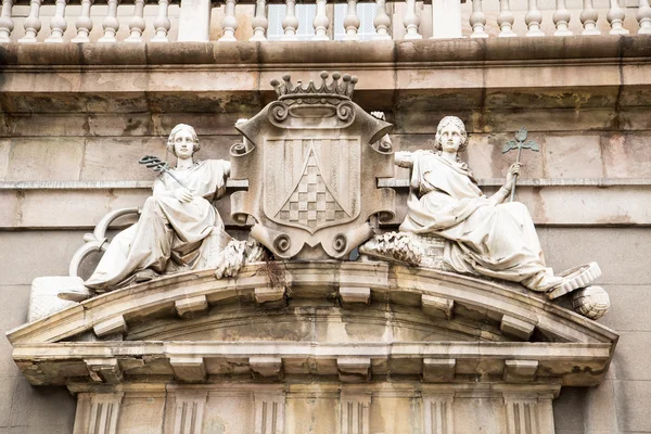 Crest Over Old Doorway — Stock Photo, Image