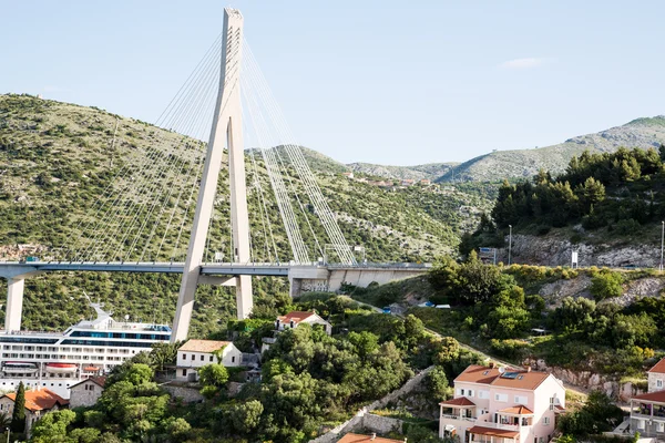 Ponte Gruz e navio de cruzeiro em Dubrovnik — Fotografia de Stock