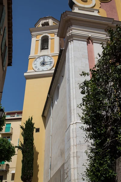 Gele klokkentoren in villefranche — Stockfoto