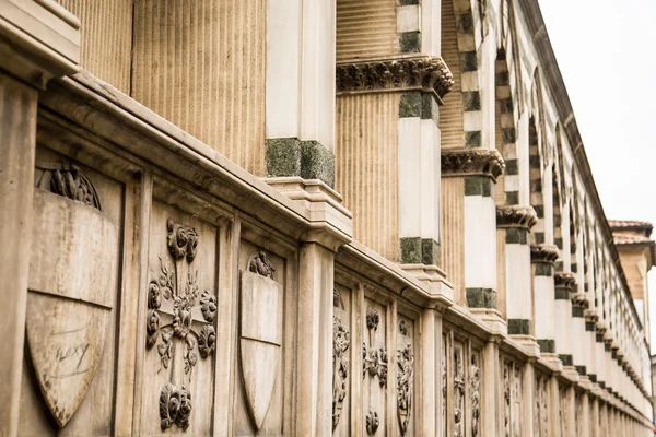 Crêtes et colonnes dans la distance — Photo