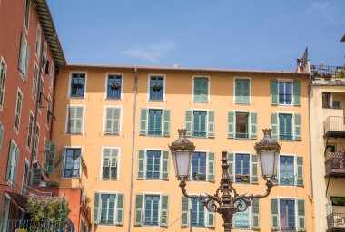 süslü lamba tarafından Fransız otel