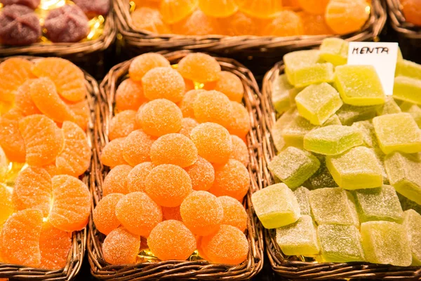 Dulces de azúcar en un mercado — Foto de Stock