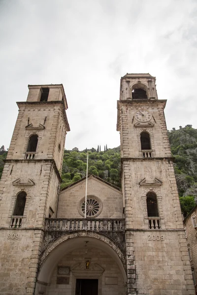 Alte steinerne kirche in kotor montenegro — Stockfoto
