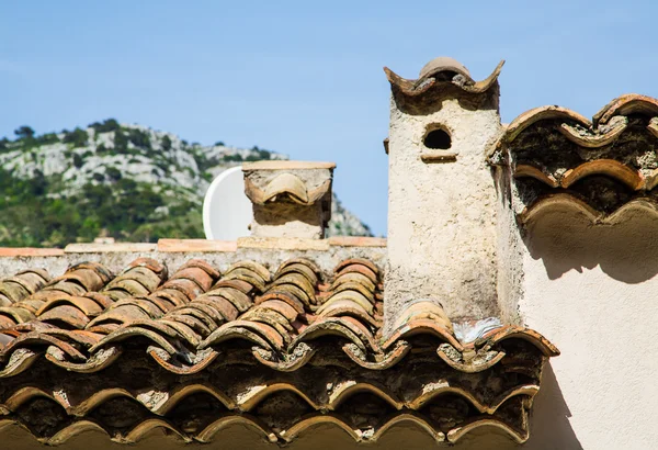 Old Clay Tile Roof and Plaster Chimney — Stock Photo, Image