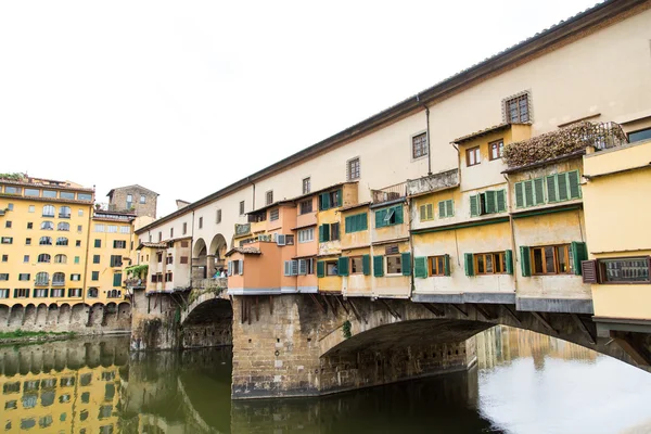 Colorful Exterior of Ponte Vecchio — Stock Photo, Image