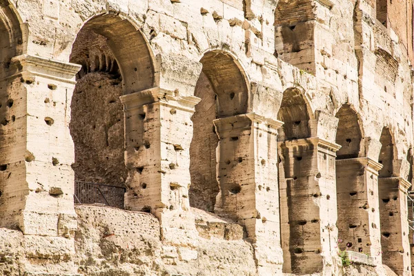 Arcos en la pared del Coliseo — Foto de Stock