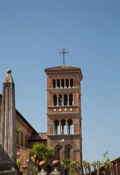 Stará zvonice v Římě — Stock fotografie