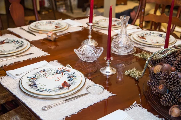 China Plates on Formal Dining Room — Stock Photo, Image