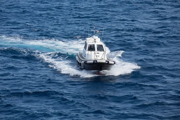 Lotsbåt i messina raka — Stockfoto