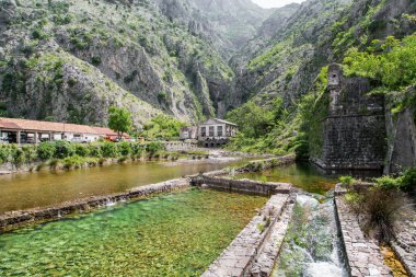 Kotor tarafından canal