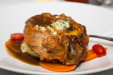 fileto mignon soslu ve garnitür