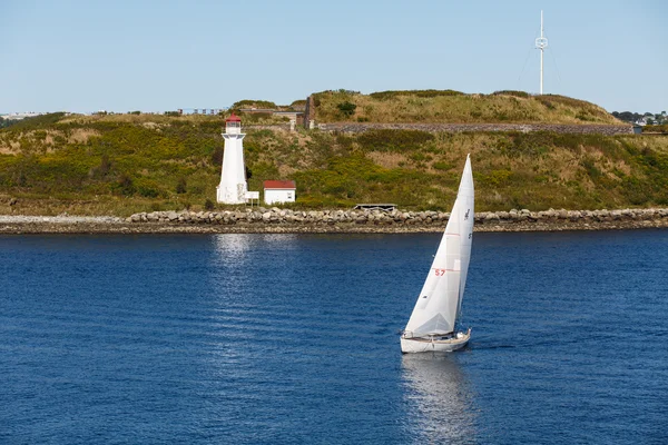 Velero blanco de White Lighthouse —  Fotos de Stock