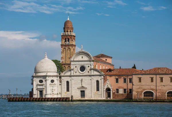 Kilise üzerine Venedik canal — Stok fotoğraf