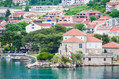 Kırmızı ve Beyaz feneri Kotor