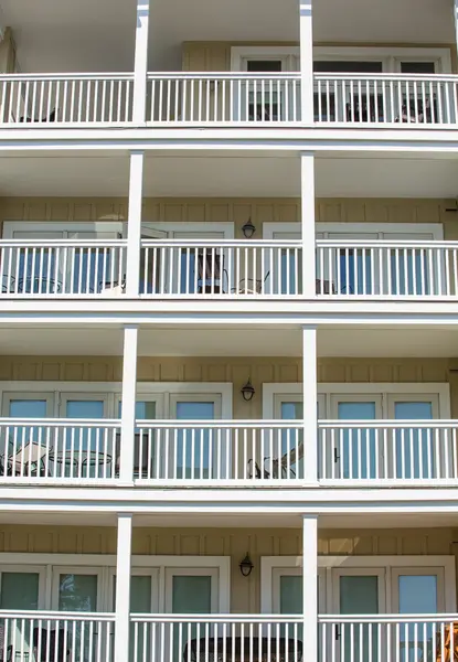 Cztery balkony balustrady biały — Zdjęcie stockowe