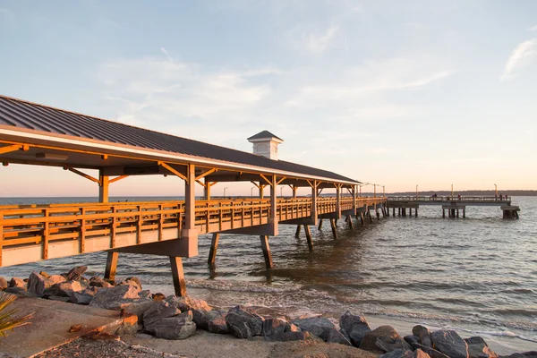 Wood Pier in Early Morning Light. — Stock Photo, Image