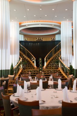 resmi yemek masaları üzerinde lüks cruise gemi