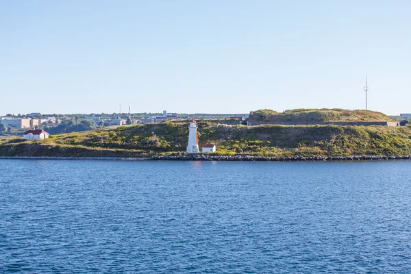 Faro pequeño en la costa de Halifax —  Fotos de Stock