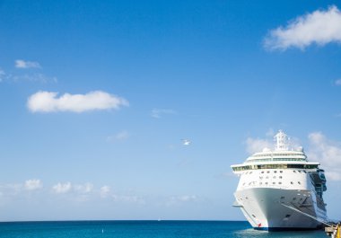 lüks cruise gemisi çerçevenin köşesine