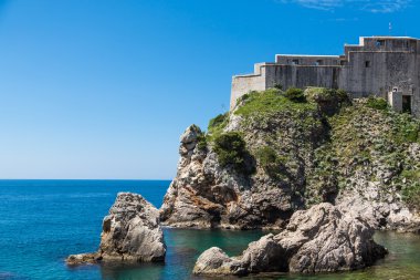 dubrovnikk duvarlar kayalık kıyılarında