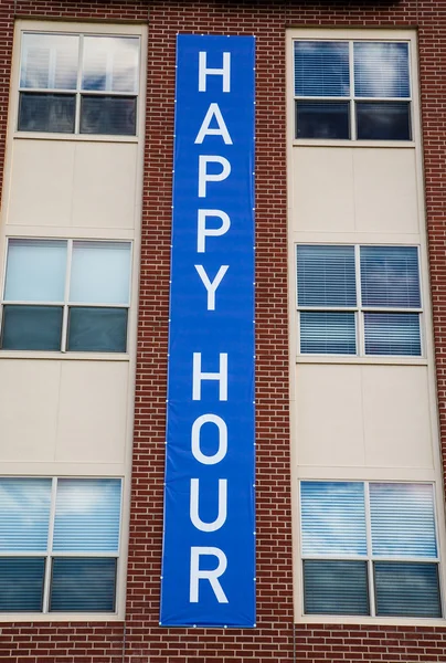 Happy Hour Sign on Building — Stock Photo, Image