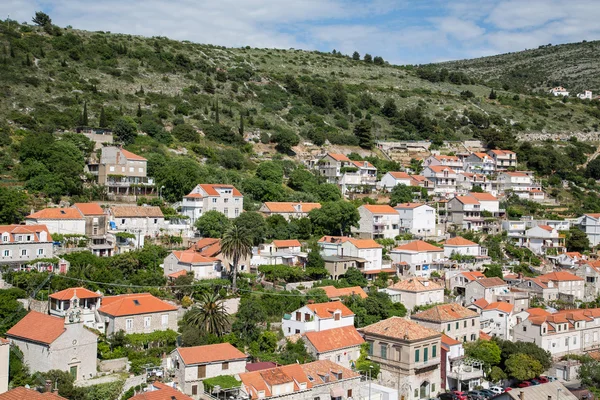 Bostäder på kroatiska sluttning — Stockfoto