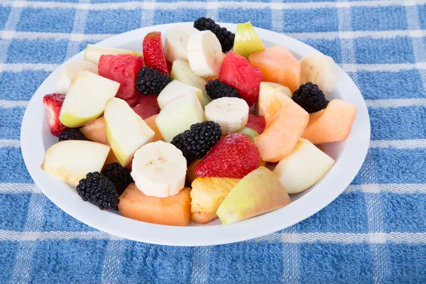 Obst mit geschnittenen Bananen — Stockfoto