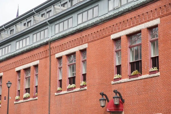 Open Windows in Brick Wall — Stock Photo, Image