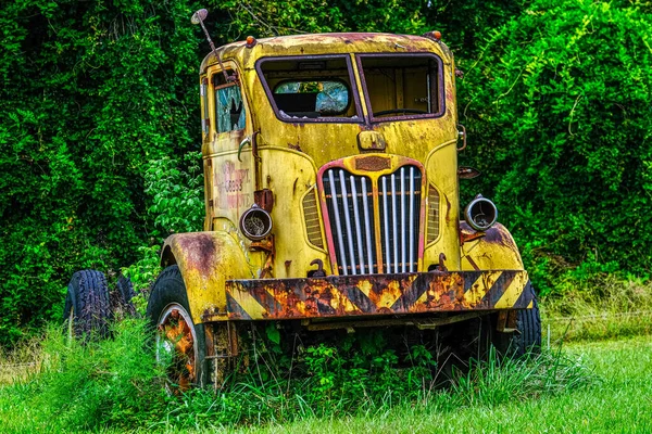 Ancien camion du service d'incendie — Photo