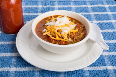 Chili peynir soğan ve acı sos