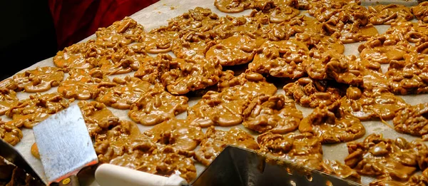 Pralines in de snoepwinkel — Stockfoto