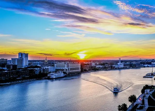 Cruce de ferry al atardecer — Foto de Stock