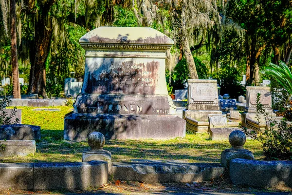 Honderd jaar oud graf in Savannah — Stockfoto