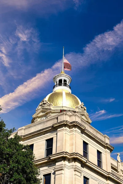 Savannah City Hall from Corner — 图库照片