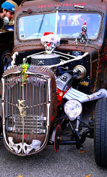 Spooky Roadster with Skull — Stockfoto