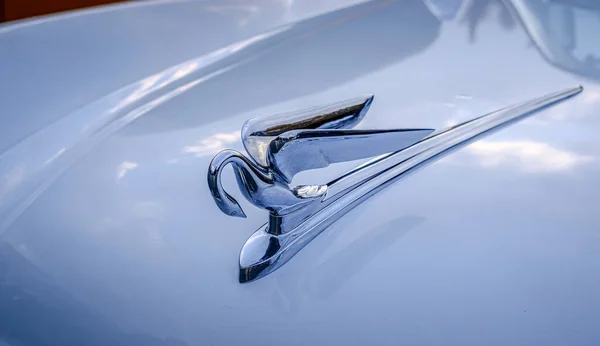 Hood Ornament on Old Packard — Stock Photo, Image
