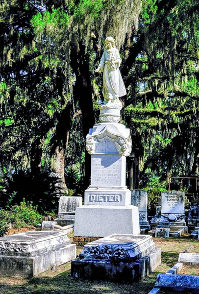 Ängel på gamla graven — Stockfoto