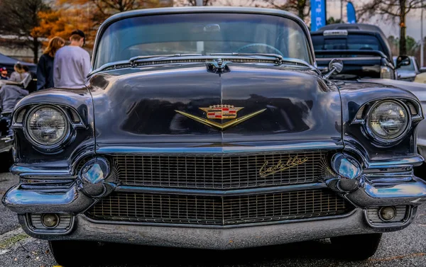 Alter schwarzer Cadillac — Stockfoto