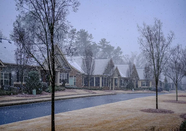 Radhus i snön — Stockfoto