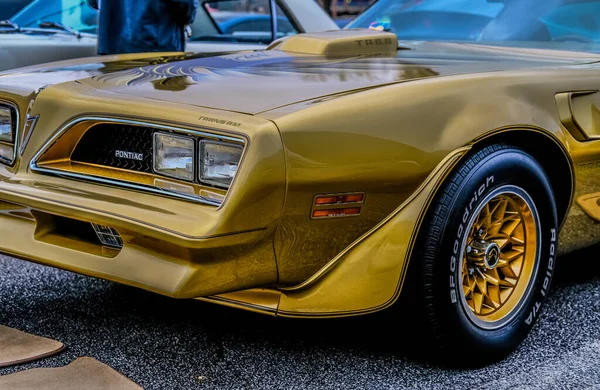 Gold Trans Am — Stockfoto