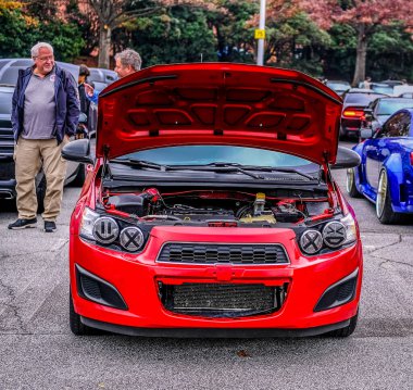 Kırmızı Chevy Sonik