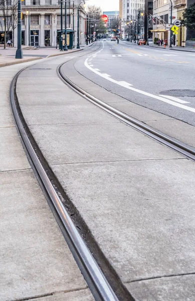 Trolley Tracks em City Street — Fotografia de Stock