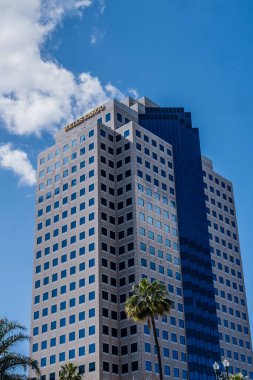 Long BeACH, CALIFORNIA - 21 Nisan 2022: Long Beach Queen Mary de dahil olmak üzere liman manzaralarıyla ünlüdür. 2028 Yaz Olimpiyatları boyunca Long Beach 'te birden fazla spor düzenlenecek..