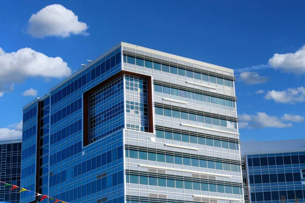 Grey Blue Office Building Nice Sky — Stock fotografie