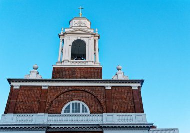 BOSTON, MASSACHUSETTS - 29 Ağustos 2022: Boston, ABD 'nin en eski şehirlerinden biridir ve tarihte zengindir. Bu da barlara, restoranlara ve tarihi mekanlara büyük bir turizm sektörü getiriyor..